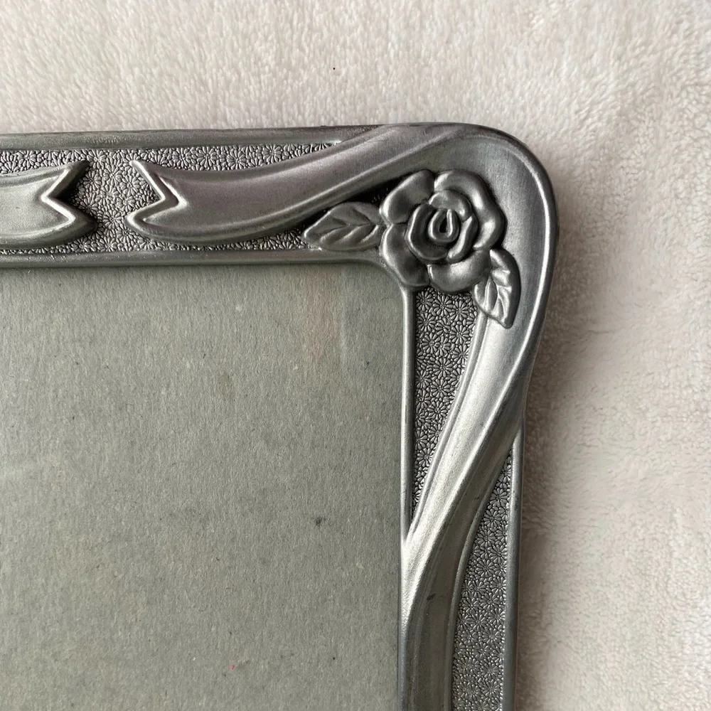 Towle Silversmiths Signature Collection‎ Silver Roses Ribbon 5x7 Picture Frame